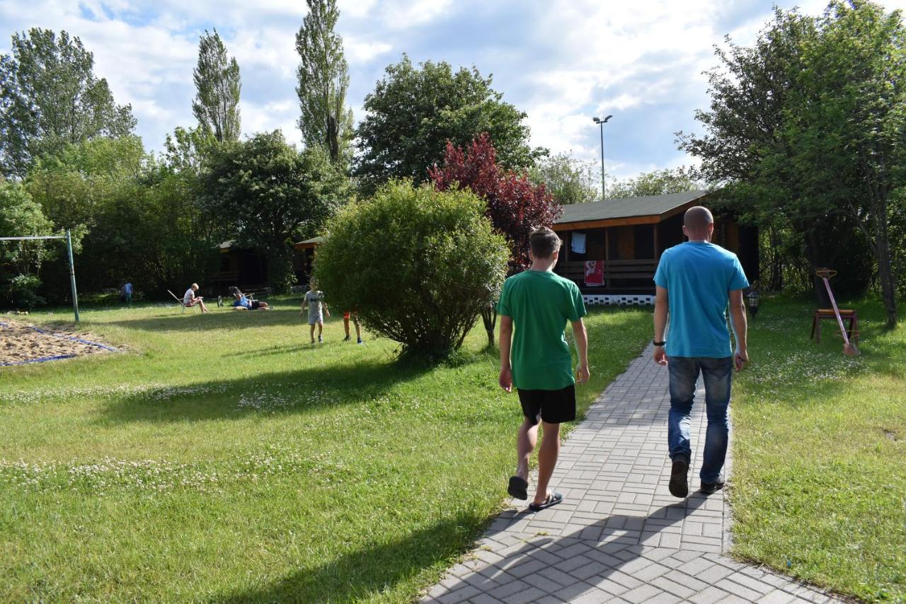 Villa O.W. Sek Karwia Esterno foto