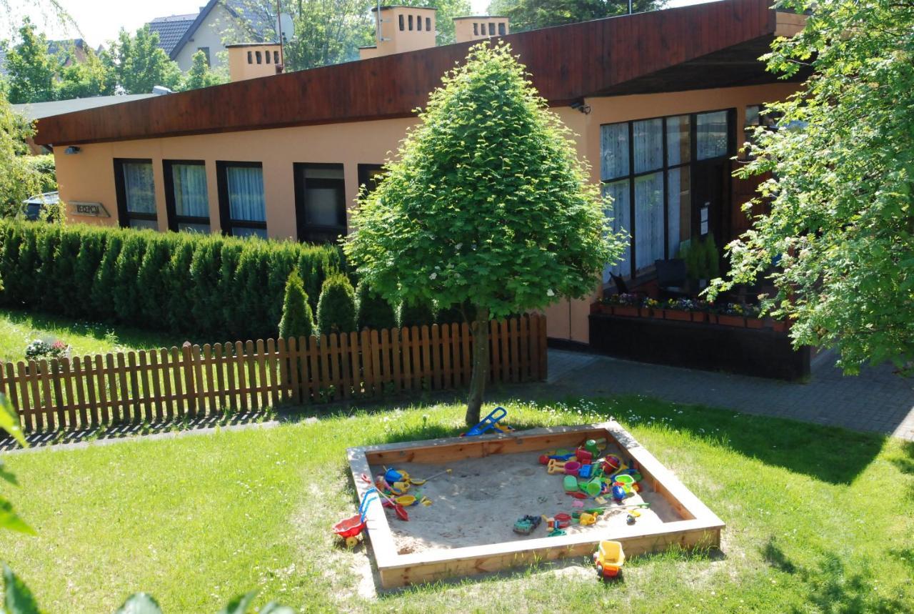 Villa O.W. Sek Karwia Esterno foto