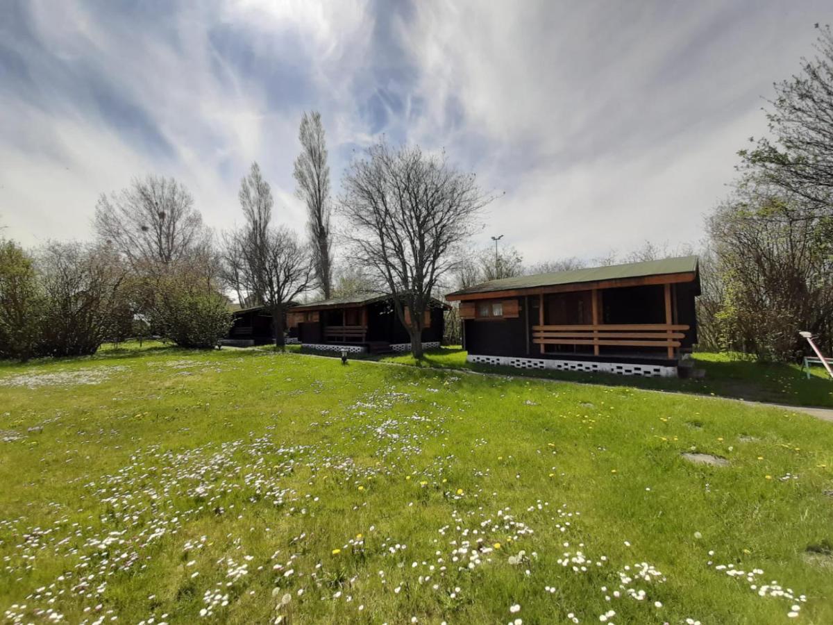 Villa O.W. Sek Karwia Esterno foto